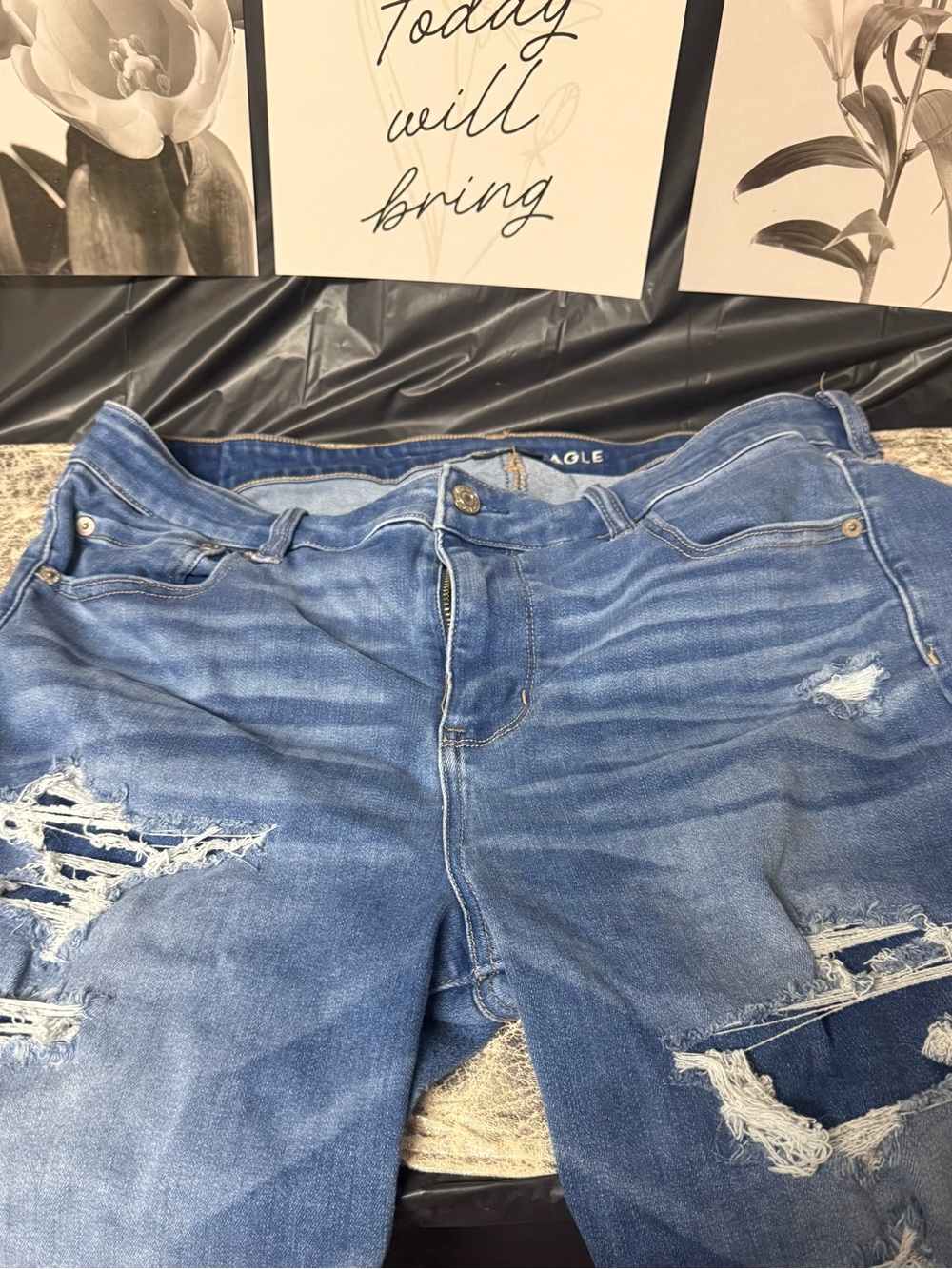 American Eagle Outfitters Distressed Medium Blue Women's Jeans